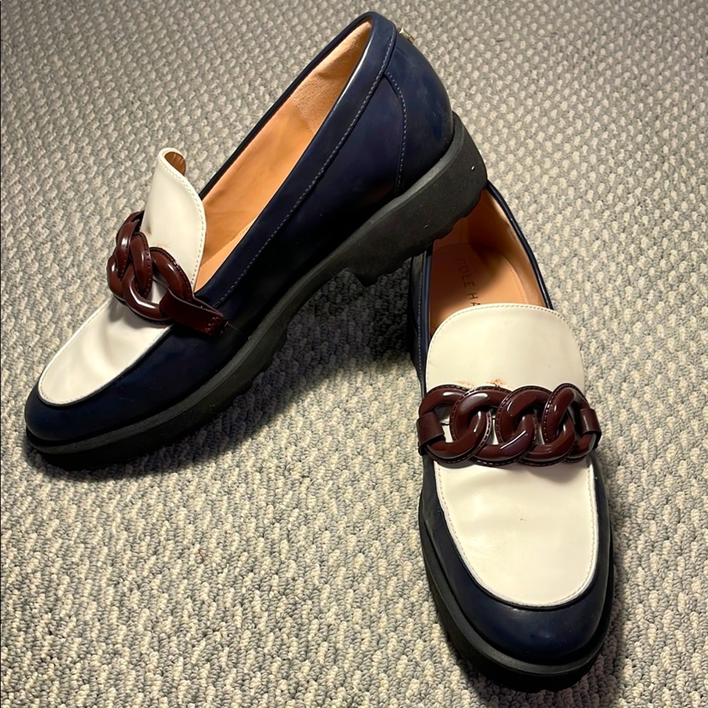 Cole Haan Women's Geneva Chain Loafer in Navy/Ivory Size 10